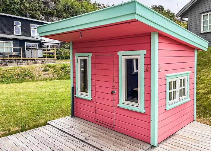 Stunning In Lindesnes With Wifi