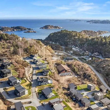 Semesterbostad Stunning In Lindesnes With Wifi *