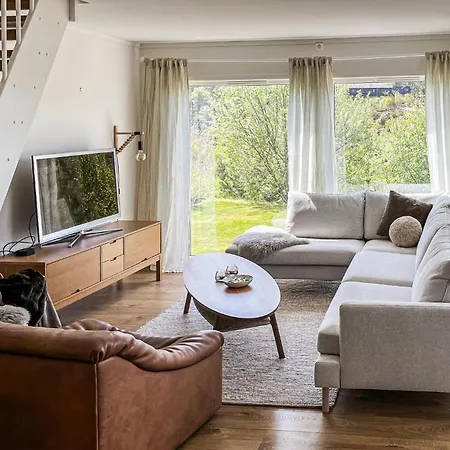 Semesterbostad Stunning In Lindesnes With Wifi Svinoy