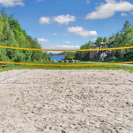 Stunning In Lindesnes With Wifi *