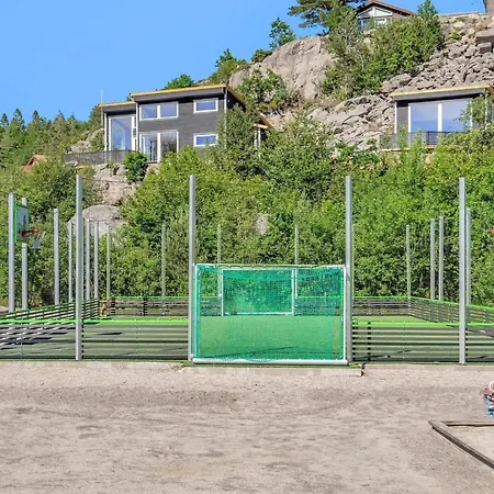 Stunning In Lindesnes With Wifi Semesterbostad Svinoy