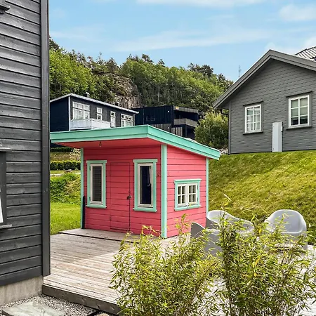 Stunning In Lindesnes With Wifi Svinoy